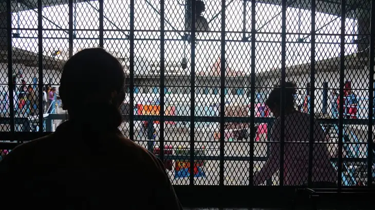 Los retos del Gobierno para implementar la ley de alternatividad penal para mujeres cabeza de familia (Ley 093 de 2019)